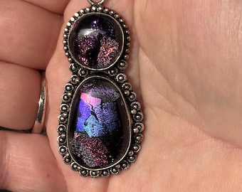 Grande collana vintage in argento sterling 925 dicroico con pendente in vetro viola, stile boho, gioiello insolito con catena lunga.