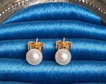 9ct Gold Classic White Pearl Stud Earrings, Genuine 5mm Pearls, Fully Marked 375 Jewellery