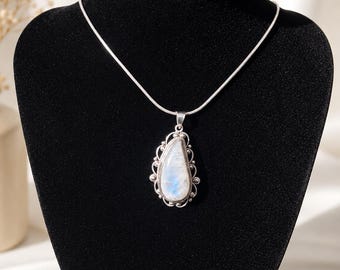 Collana Bold Moonstone in argento sterling 925 con pendente a cabochon a goccia, catena a serpente in argento sterling, gioielli boho, collana Blue Flash