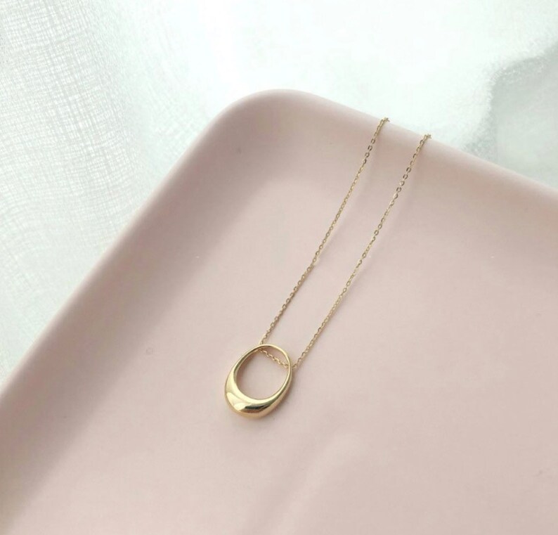 925 Sterling Silver \u2022 Hollow Ellipse Pendant Chain Necklace
