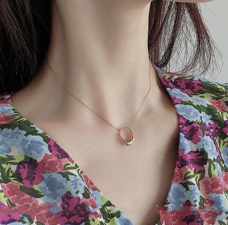 925 Sterling Silver \u2022 Hollow Ellipse Pendant Chain Necklace