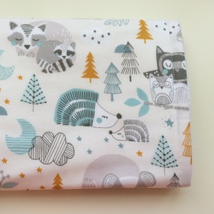 Animals burp cloth, Woodland spit up rag, Baby burping pad, Newborn gift idea, Baby shower present, Modern burp cloth, Newborn essential