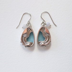 Eddy earrings teardrop shaped dangled earrings with aquamarine blue acrylic inlays and white agate beads on stainless steel hooks image 10