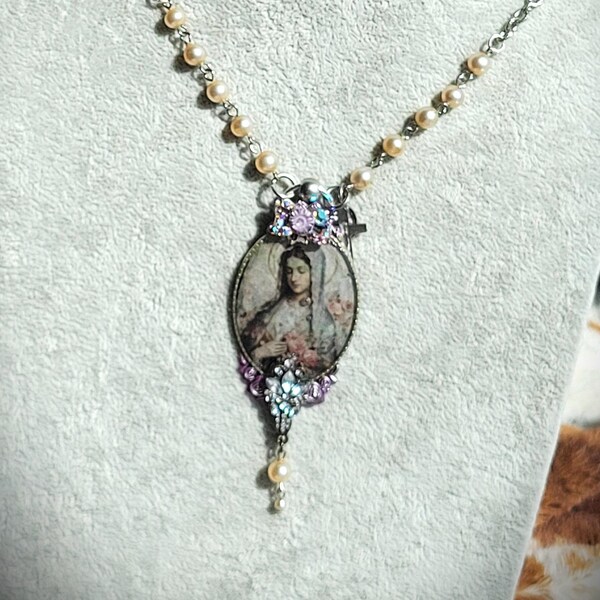 Religious Pendants, Blessed Mary, Madonna Devotional jewelry,Vintage Necklaces made with Iconic Images, One-of-a-kind
