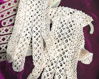 Vintage Beige Crochet Ladies GLOVES,