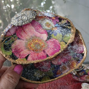 Two Tiered Clam Seashell Trinket Dish 5" -  6 Gold Leaf Decorated Shell Coastal Decor