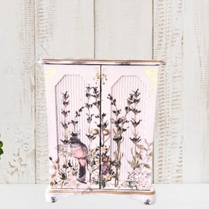 Decorated Jewelry Box Refurbished jewelry box, Floral Wardrobe jewelry Storage, gift for her French Decor ChateauCore Pink jewelry storage
