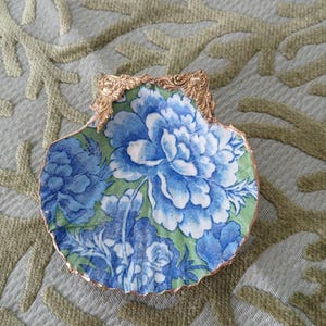 Chinoiserie Seashell Trinket Dish  4" shell, Gold Leaf Decorated Shell Coastal Decor