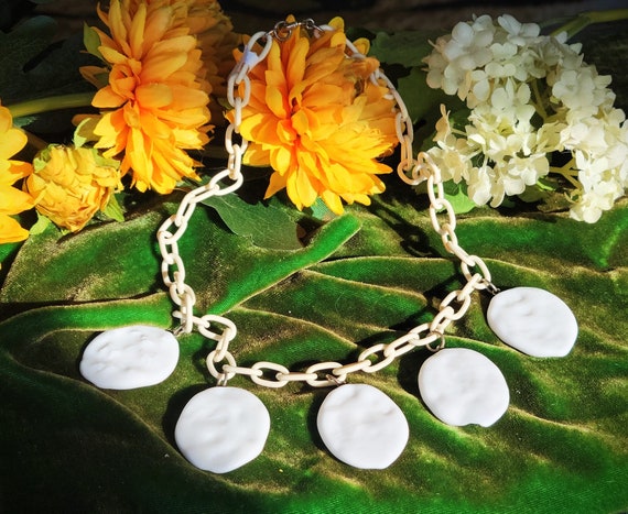 RARE Vintage White Glass Beaded Necklace - image 3