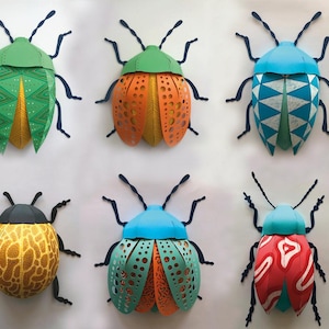 Paperbugs 01 PRE-CUT-versie, papercraft-activiteitenkit, 3D low poly, doe-het-zelf wanddecoratie