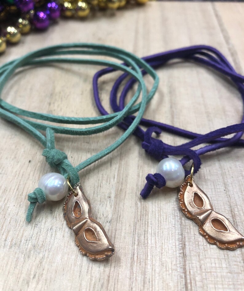 mardi gras pearl necklace meaning