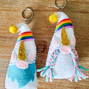 Unicorn Gnome Felt Keychain – Cute Animal Themed Keychain – Whimsical Unicorn Gift – Handmade Felt Gnome Accessory – Fantasy Lover Gift