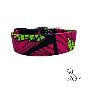 Fuchsia & grönt afrikanskt tryckt hundhalsband – lövmönster – bandana eller sjömansfluga