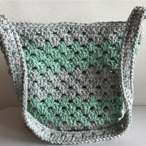 Oval Granny Stitch Bag Crochet Pattern