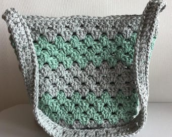 Oval Granny Stitch Bag Crochet Pattern