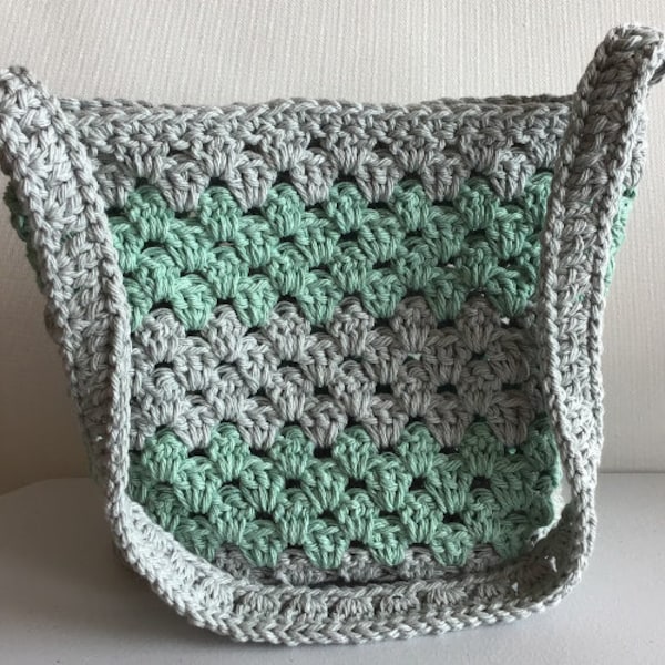 Oval Granny Stitch Bag Crochet Pattern