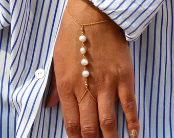 Freshwater Pearl Hand Ring Bracelet, Gold Hand Chain Bracelet, Dainty Ring Finger Bracelet, Finger Chain Bracelet, Body Jewelry, GEHATI