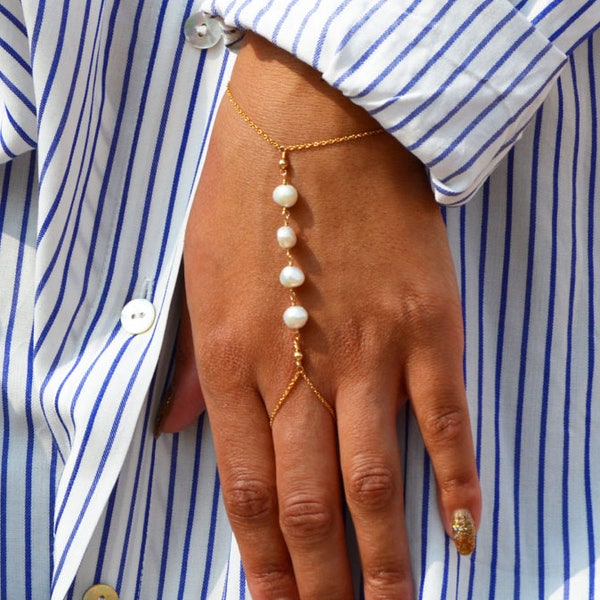 Freshwater Pearl Hand Ring Bracelet, Gold Hand Chain Bracelet, Dainty Ring Finger Bracelet, Finger Chain Bracelet, Body Jewelry, GEHATI