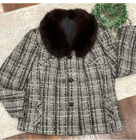 Vintage tweed blazer with fur collar - image 1