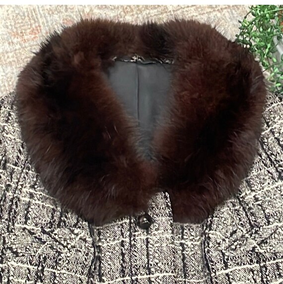 Vintage tweed blazer with fur collar - image 2