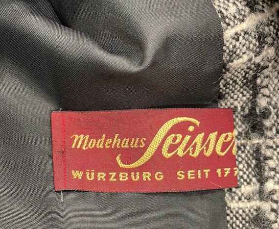 Vintage tweed blazer with fur collar - image 9