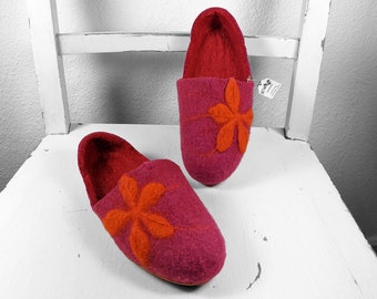 Children's felt shoes - slippers in size 31 and size 32