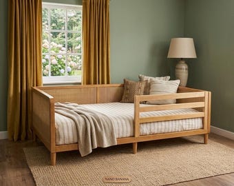 Wooden Toddler Bed Safety Rail, Custom Size Bed Guard, Handmade Rausfallschutz