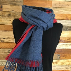 Tweed and Linen Scarf. 100%wool fabric fully lined by red linen.