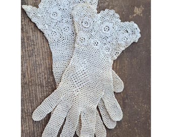 Vintage Victorian Gloves Lace Hand Crocheted Cuffed Ladies Small Off White
