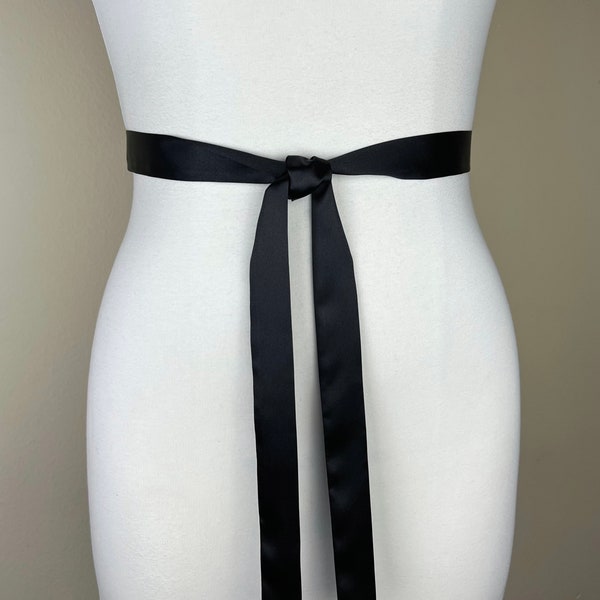 Ceinture noire extra-fine, ceinture écharpe en satin noir, ceinture écharpe fine, ceinture fine en satin, ceinture écharpe fine, écharpe noire étroite, jupe chic en satin