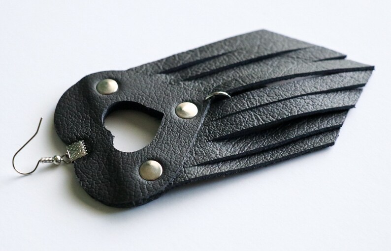 Mi Coraz\u00f3n Leather Earrings