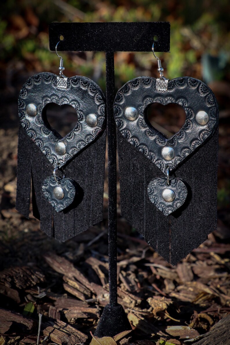 Mi Coraz\u00f3n Leather Earrings