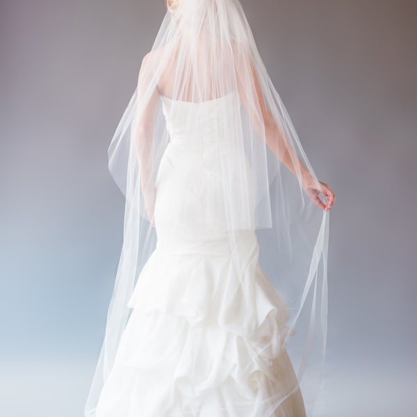 Velo de novia clásico de longitud capilla con rubor: JESSICA VEIL