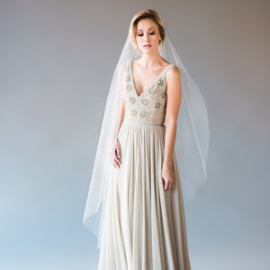 Vintage Waltz Length Bridal Veil with Leaf AC1240 – Viniodress