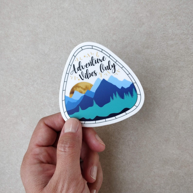 Outdoorsy sticker with a hiking quote that reads Adventure Vibes Only