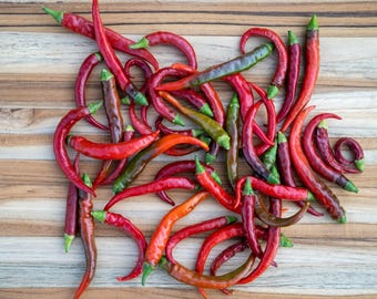 Cayenne Chili Pepper Seeds (~40): Certified Organic, Non-GMO, Heirloom Seed Packet, Vegetable Garden Seeds, Moderate Heat