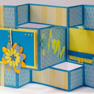 Festa della mamma fatta a mano - Tri Piega Shutter Card - Biglietto d'auguri unico per lei