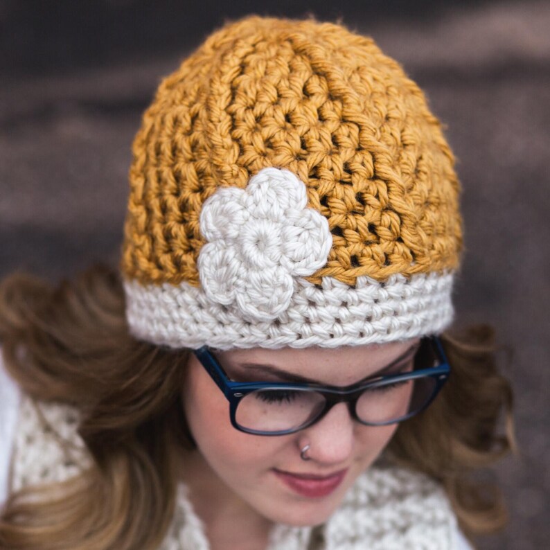 Quick and cozy crochet ribbed beanie made with super bulky yarn for maximum warmth and softness. Beginner-friendly PDF crochet pattern that works up in about an hour. Features stretchy ribbed texture and classic folded brim for a snug, stylish fit. Shown in neutral tones for a timeless winter look. Perfect handmade hat for markets, gifts, or relaxing weekend projects that deliver instant satisfaction.