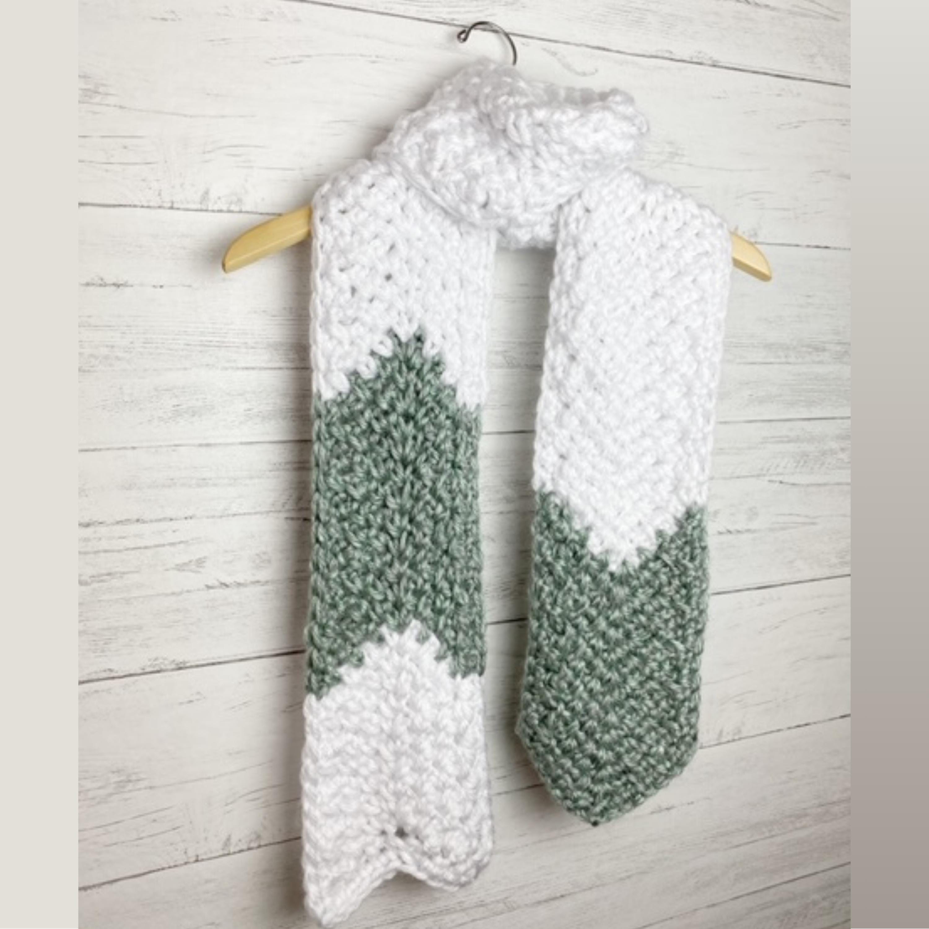 34 Sharp Chevron Crochet Pattern: Master the Zigzag with Ease 17 Chunky Chevron Scarf Crochet Pattern: Easy Moss Stitch
