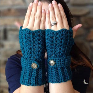 Lacey Crochet Fingerless Gloves Pattern - Easy Texting Gloves (PDF Download)