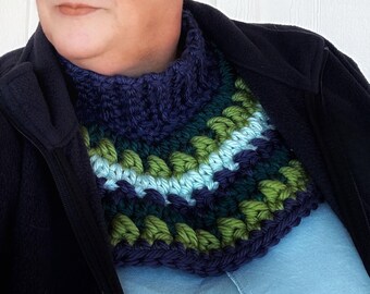 Chunky Cowl Crochet Pattern: Textured Striped Neck Warmer (Digital Download)