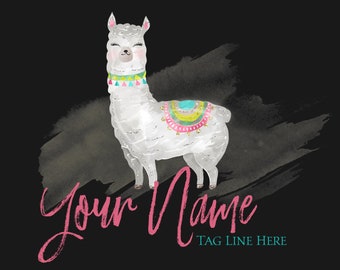 Puede incluir: Una llama blanca con una silla de montar colorida y un collar a rayas rosa y blanco. La llama está de pie sobre un fondo negro con una lavada de acuarela gris. El texto "Your Name" está escrito en cursiva rosa debajo de la llama. El texto "TAG LINE HERE" está escrito en turquesa debajo del nombre.