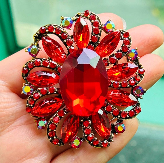 Large Vintage Gold tone RUBY RED Rhinestone Crystal Brooch Blue