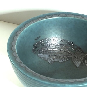 Wilhelm Kage 1889-1960 design Argenta Gustavsberg Sweden green glazed Bowl with Silver fish 6.25&quot;w x 3&quot;h 16cm x 7.5cm
