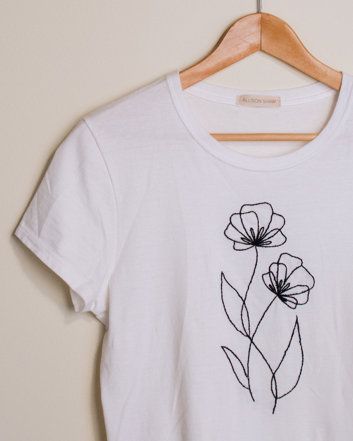 Line Art Flower Tee Hand Embroidered T-Shirt Floral Tee | Etsy