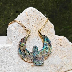 GODDESS ISIS pendant, abalone jewelry, egyptian jewelry, abalone isis, healing jewelry, goddess jewelry, Isis necklace, carved isis imagen 1