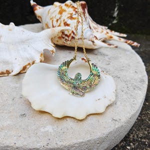 GODDESS ISIS pendant, abalone jewelry, egyptian jewelry, abalone isis, healing jewelry, goddess jewelry, Isis necklace, carved isis imagen 3