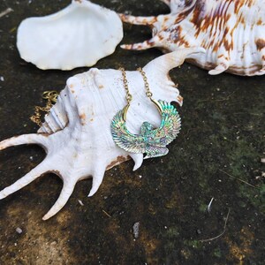 GODDESS ISIS pendant, abalone jewelry, egyptian jewelry, abalone isis, healing jewelry, goddess jewelry, Isis necklace, carved isis imagen 8