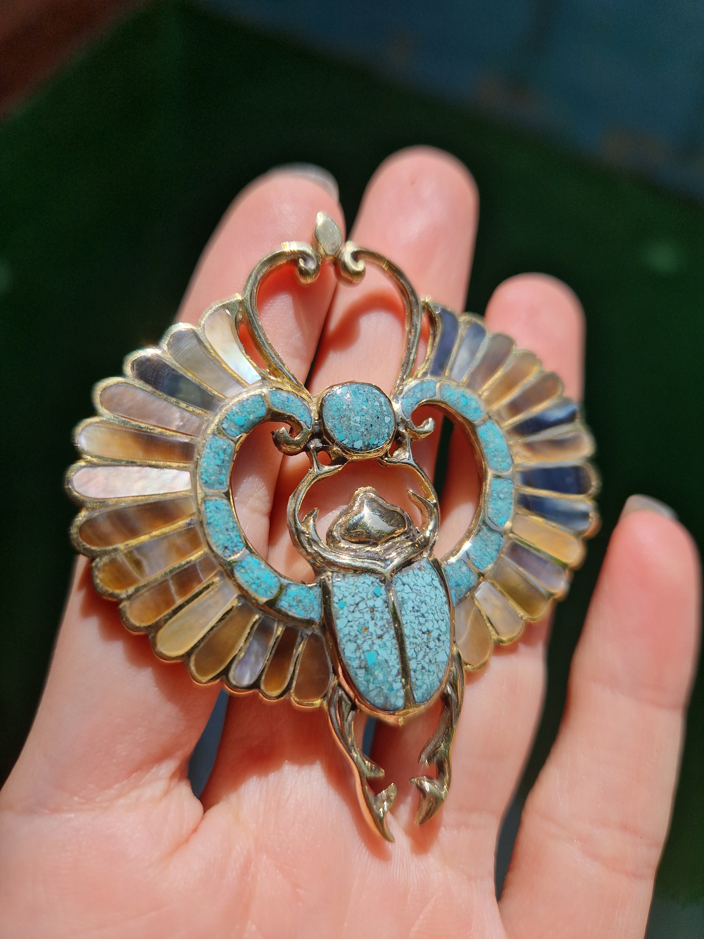 スカラベ ペンダントトップ ゴールドトーン ターコイズブルー風