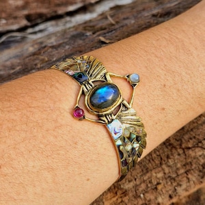 TUTANKHAMUN Revival bracelet, abalone inlayed winged Egyptian scarab, beatle jewelry, Khepri Scarab, art nouveau jewelry, labradorite, gift